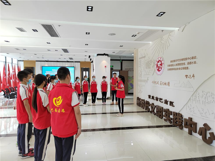 同学们参加心理健康教育课 巴南融媒体中心记者 宋文励 摄.jpg