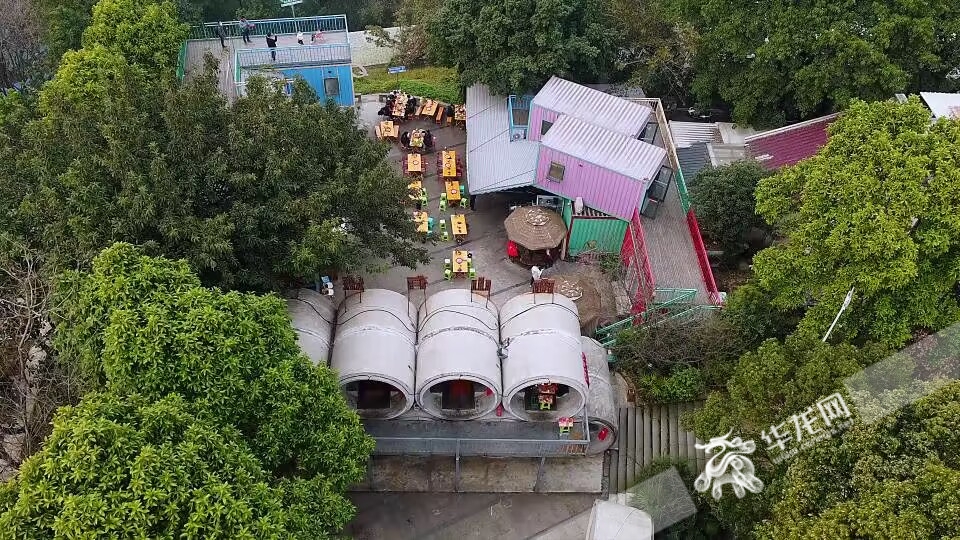 远眺“水泥管”餐厅。华龙网-新重庆客户端 罗杰 摄